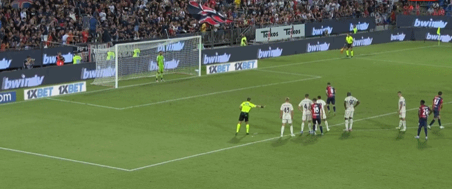 AC米兰1-0登顶意甲！38岁名将却抢走风头，带队12场不败紧追榜首