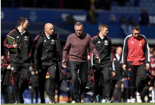 英超历史单一球员对同一球队全败纪录：莱诺对曼城13场全败第3