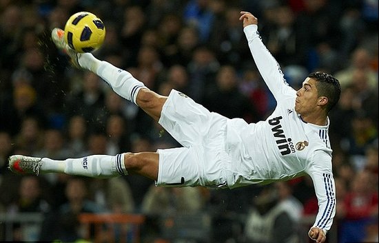 沃克＆乔治发挥出色，沃克半场16分已经刷新赛季新高